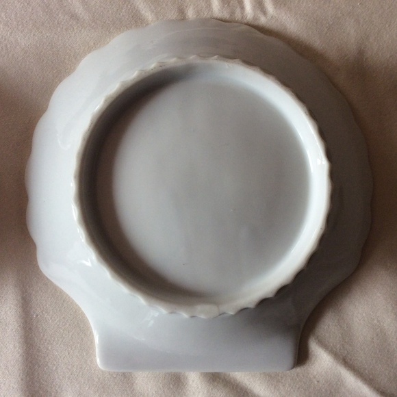 White Seashell plates (4) - Picture 4 of 7